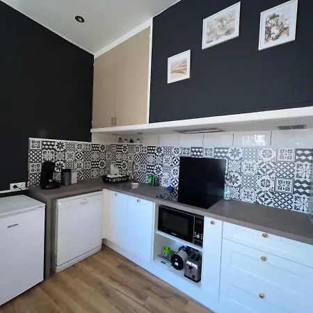 Proche De La Gare Apartman *